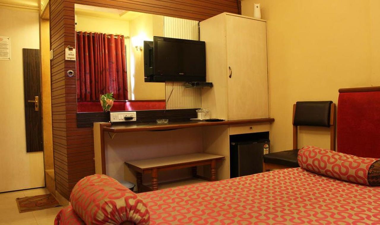 Hotel Siddhartha Bombaim Exterior foto